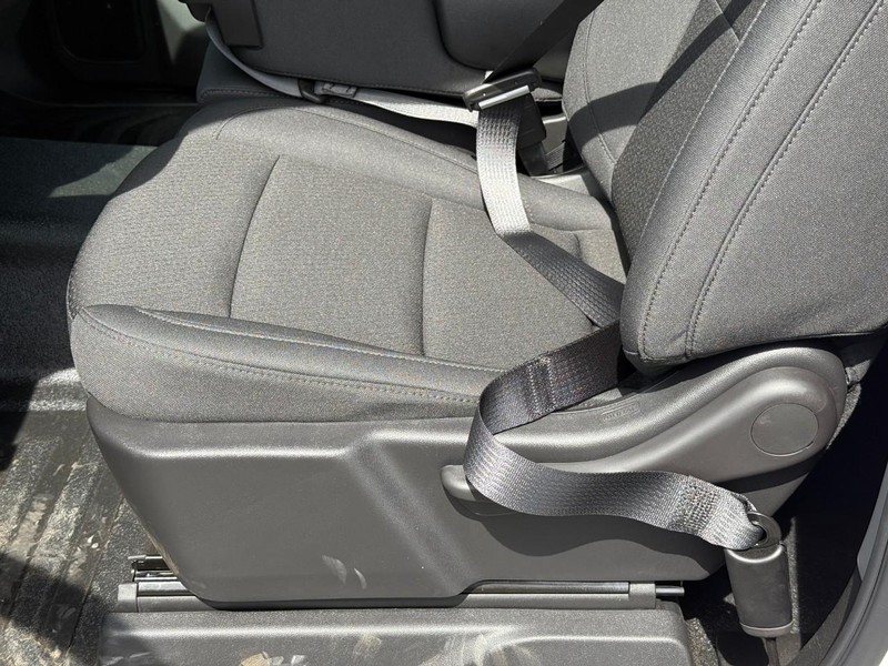 Chevrolet Silverado 1500 Vehicle Full-screen Gallery Image 8