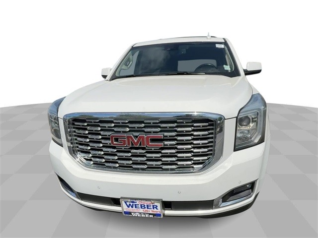 GMC Yukon XL Vehicle Full-screen Gallery Image 3