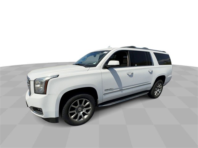 GMC Yukon XL Vehicle Full-screen Gallery Image 4