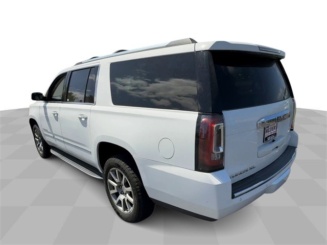 GMC Yukon XL Vehicle Full-screen Gallery Image 6
