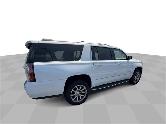 GMC Yukon XL Vehicle Full-screen Gallery Image 8
