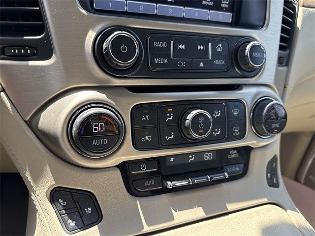 GMC Yukon XL Vehicle Full-screen Gallery Image 17