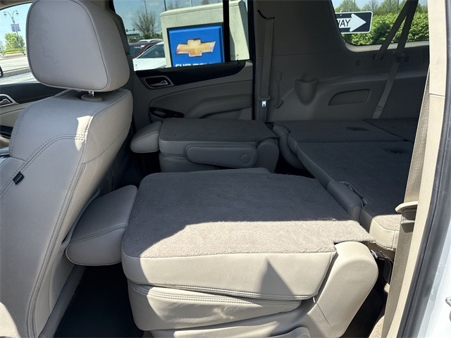 GMC Yukon XL Vehicle Full-screen Gallery Image 22