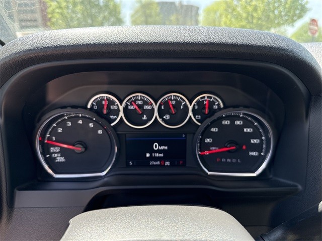 Chevrolet Silverado 1500 Vehicle Full-screen Gallery Image 11