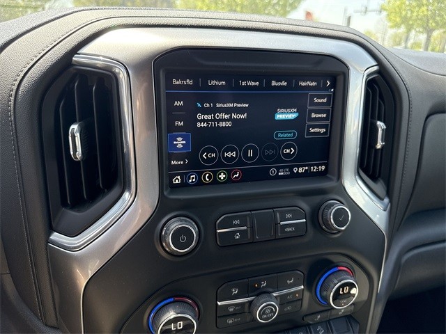 Chevrolet Silverado 1500 Vehicle Full-screen Gallery Image 13