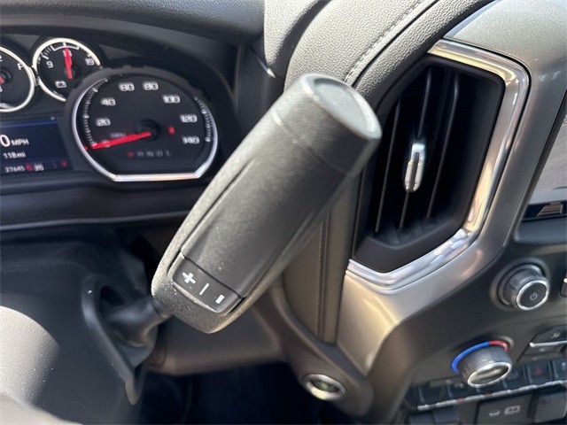 Chevrolet Silverado 1500 Vehicle Full-screen Gallery Image 15