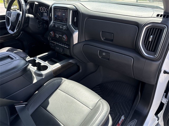 Chevrolet Silverado 1500 Vehicle Full-screen Gallery Image 26