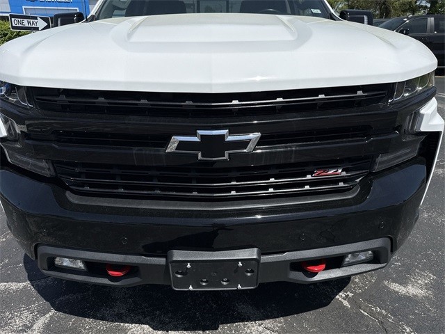 Chevrolet Silverado 1500 Vehicle Full-screen Gallery Image 28