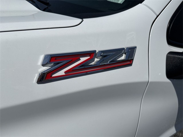 Chevrolet Silverado 1500 Vehicle Full-screen Gallery Image 29