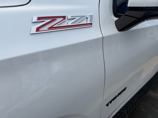 Chevrolet Tahoe Vehicle Full-screen Gallery Image 3