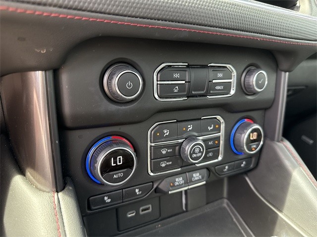 Chevrolet Tahoe Vehicle Full-screen Gallery Image 33