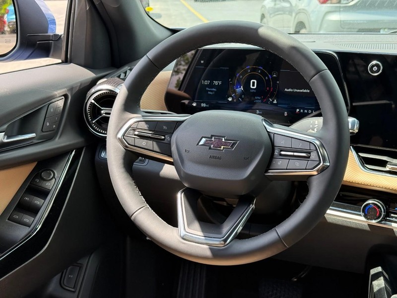 Chevrolet Equinox Vehicle Full-screen Gallery Image 8