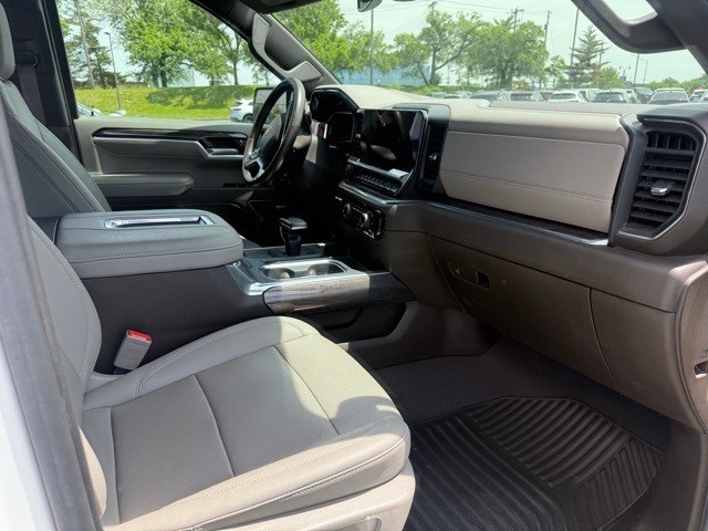 Chevrolet Silverado 1500 Vehicle Full-screen Gallery Image 6