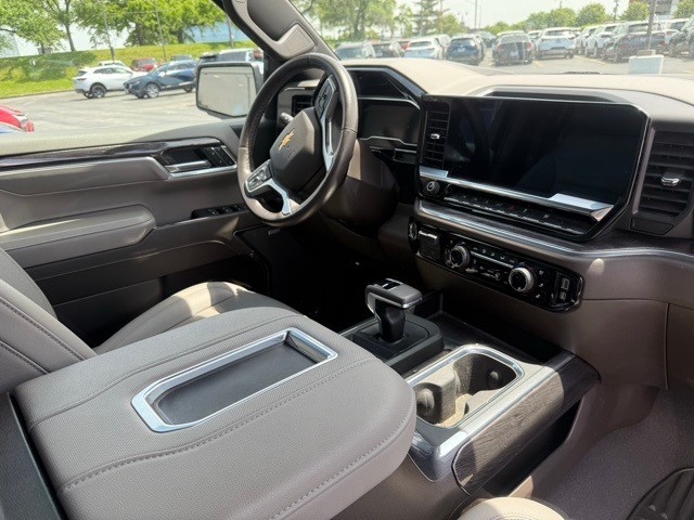Chevrolet Silverado 1500 Vehicle Full-screen Gallery Image 7