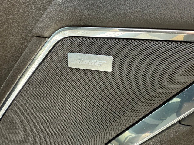 Chevrolet Silverado 1500 Vehicle Full-screen Gallery Image 9