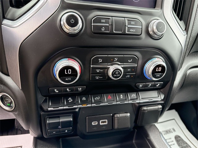 GMC Sierra 1500 Vehicle Full-screen Gallery Image 17