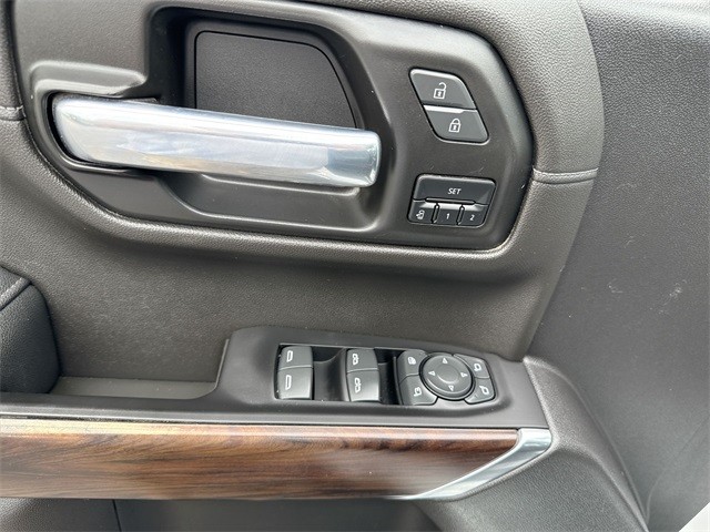 GMC Sierra 1500 Vehicle Full-screen Gallery Image 21