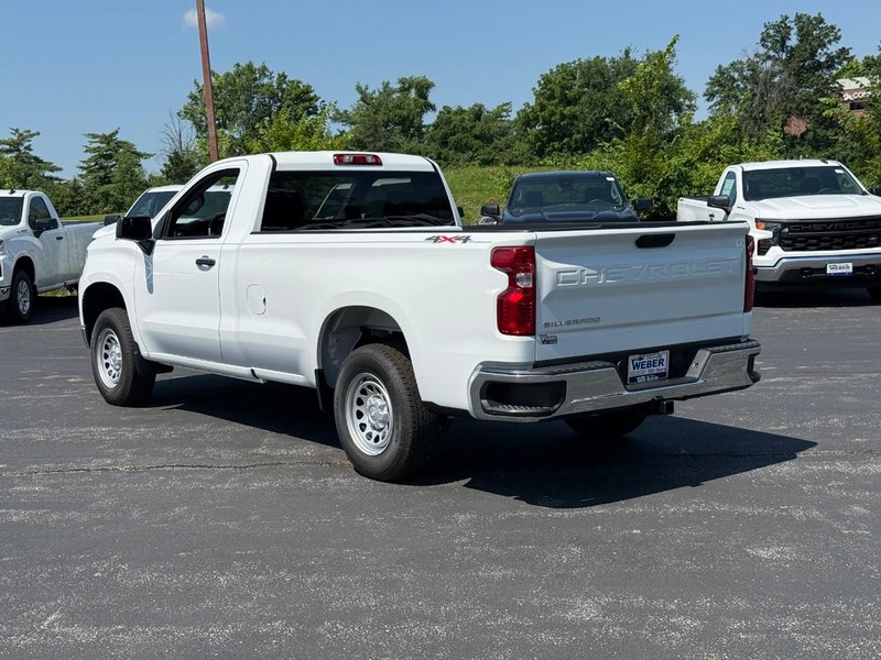Chevrolet Silverado 1500 Vehicle Full-screen Gallery Image 3