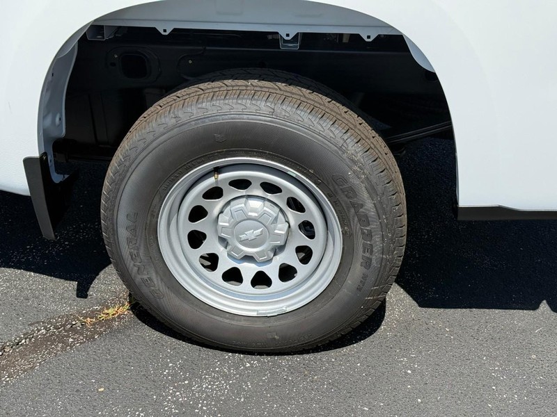 Chevrolet Silverado 1500 Vehicle Full-screen Gallery Image 4