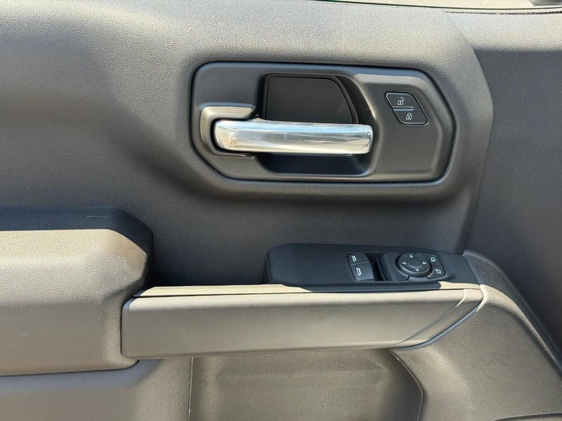 Chevrolet Silverado 1500 Vehicle Full-screen Gallery Image 7