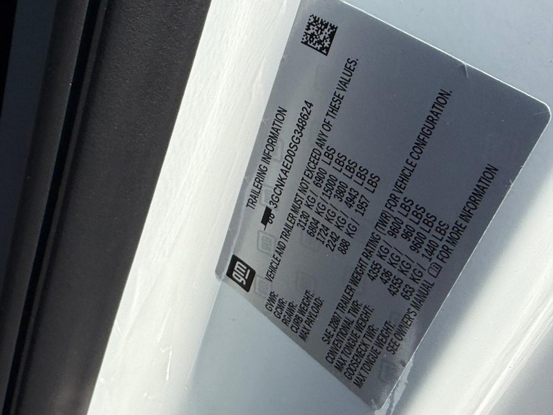 Chevrolet Silverado 1500 Vehicle Full-screen Gallery Image 12