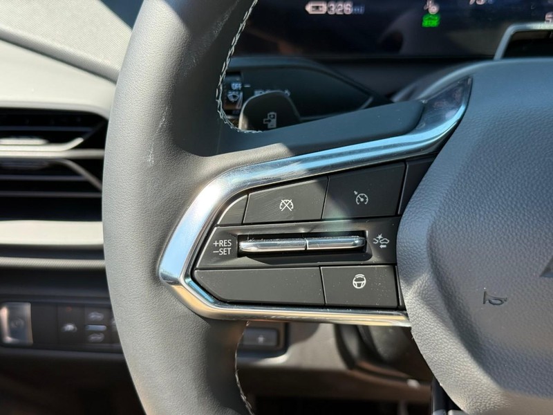 Chevrolet Silverado EV Vehicle Full-screen Gallery Image 13