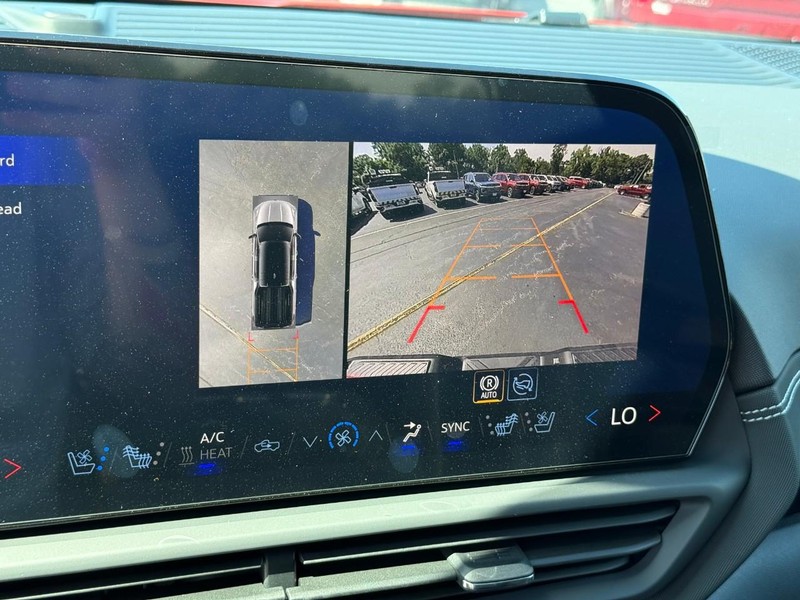 Chevrolet Silverado EV Vehicle Full-screen Gallery Image 15