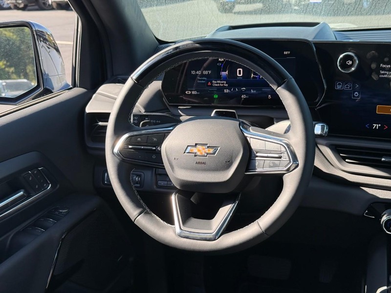 Chevrolet Silverado EV Vehicle Full-screen Gallery Image 7
