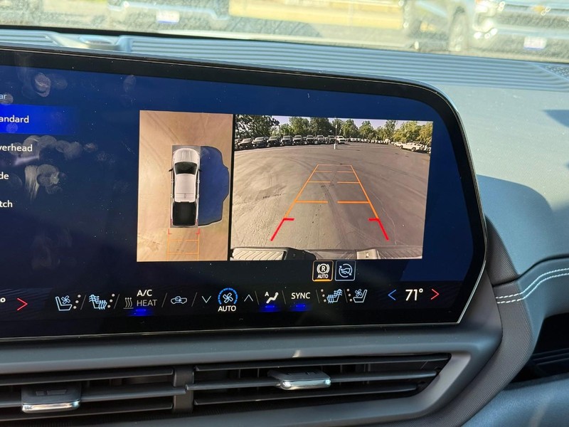 Chevrolet Silverado EV Vehicle Full-screen Gallery Image 16