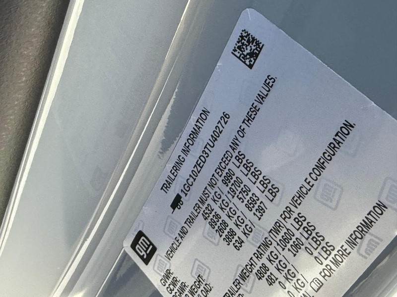 Chevrolet Silverado EV Vehicle Full-screen Gallery Image 17