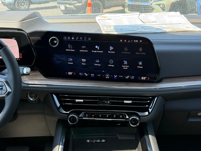 Chevrolet Tahoe Vehicle Full-screen Gallery Image 8