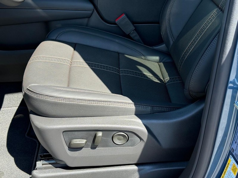 Chevrolet Tahoe Vehicle Full-screen Gallery Image 12