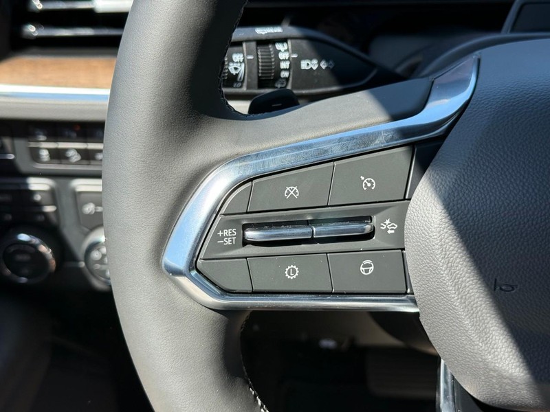 Chevrolet Tahoe Vehicle Full-screen Gallery Image 14