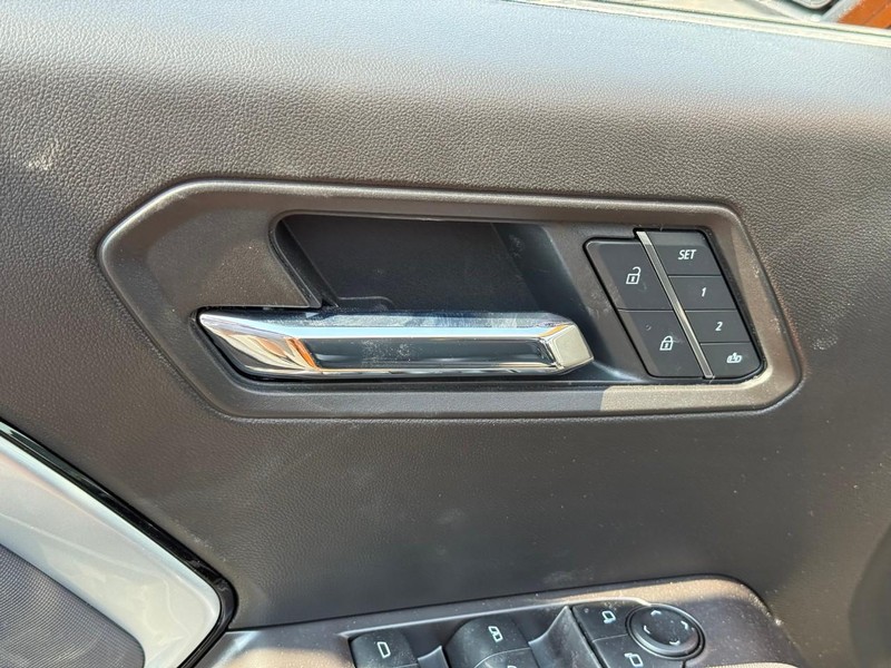 Chevrolet Colorado Vehicle Full-screen Gallery Image 11