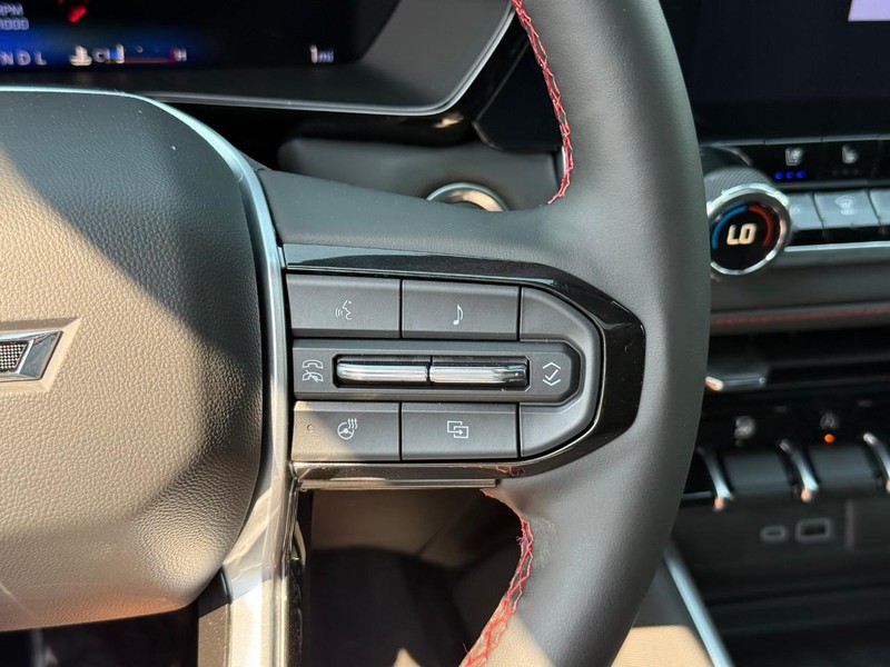 Chevrolet Colorado Vehicle Full-screen Gallery Image 15