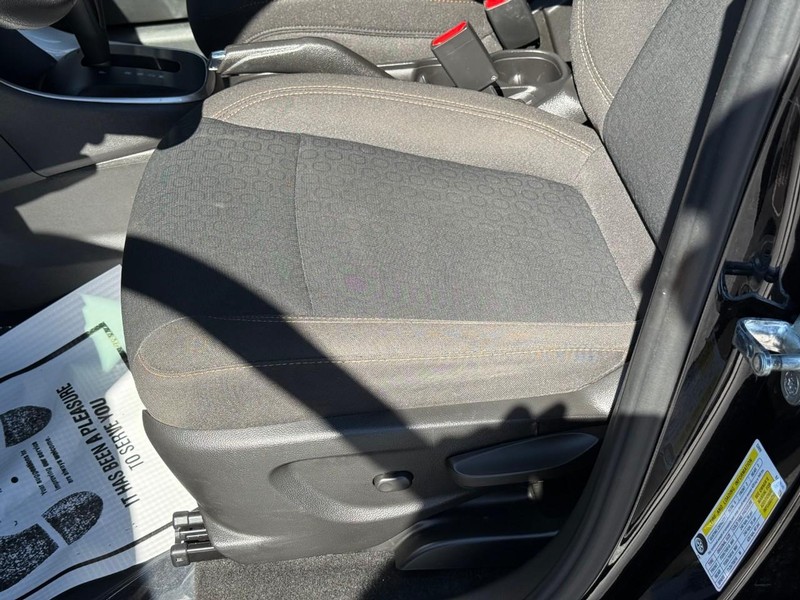 Chevrolet Trax Vehicle Full-screen Gallery Image 16