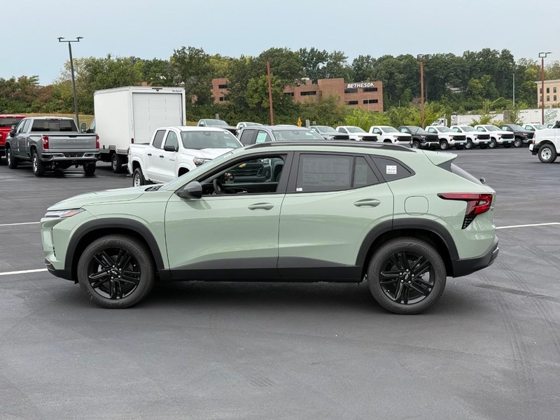 Chevrolet Trax Vehicle Full-screen Gallery Image 2