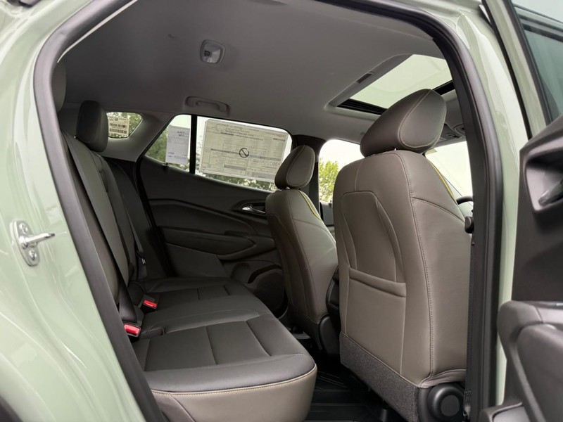 Chevrolet Trax Vehicle Full-screen Gallery Image 5