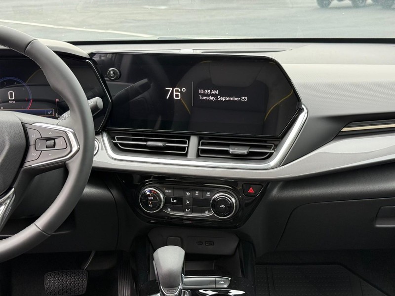 Chevrolet Trax Vehicle Full-screen Gallery Image 8