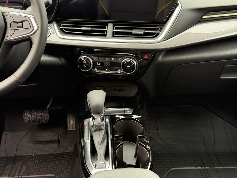 Chevrolet Trax Vehicle Full-screen Gallery Image 9