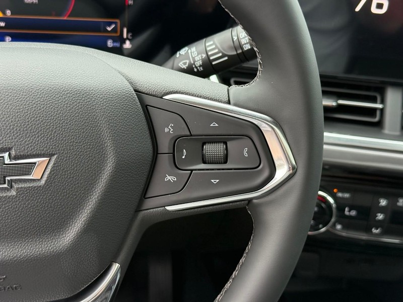 Chevrolet Trax Vehicle Full-screen Gallery Image 14