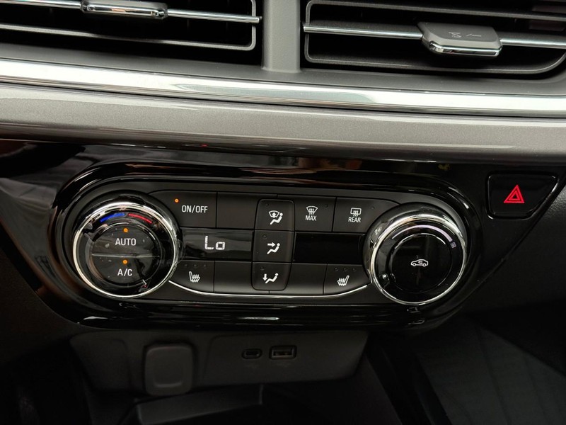 Chevrolet Trax Vehicle Full-screen Gallery Image 15