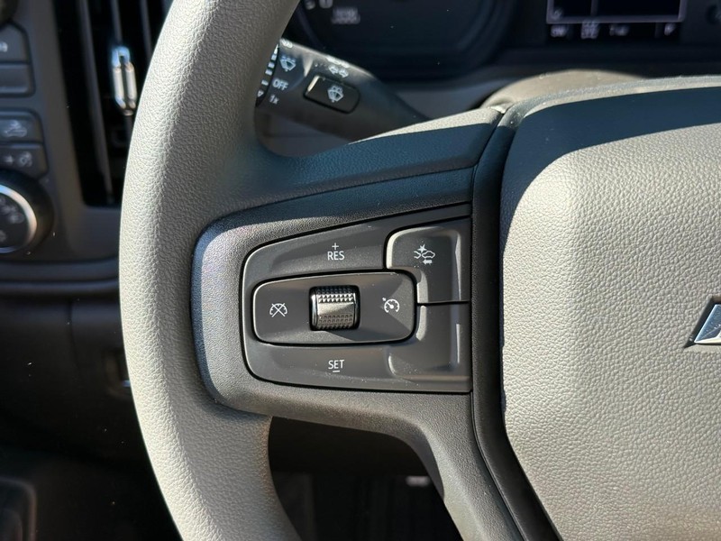 Chevrolet Silverado 2500HD Vehicle Full-screen Gallery Image 14