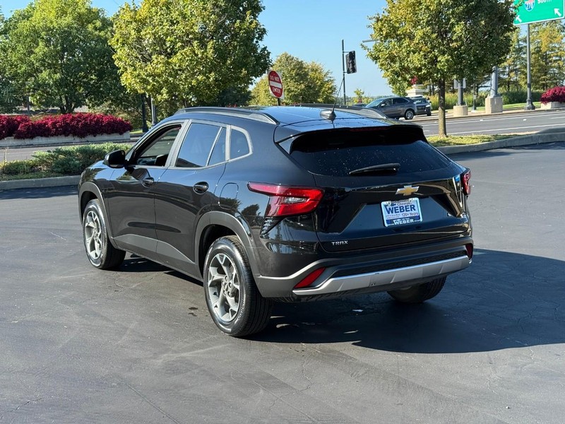Chevrolet Trax Vehicle Full-screen Gallery Image 3