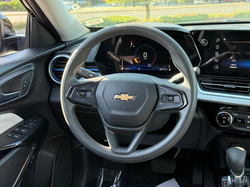 Chevrolet Trax Vehicle Full-screen Gallery Image 13