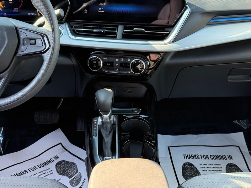 Chevrolet Trax Vehicle Full-screen Gallery Image 15