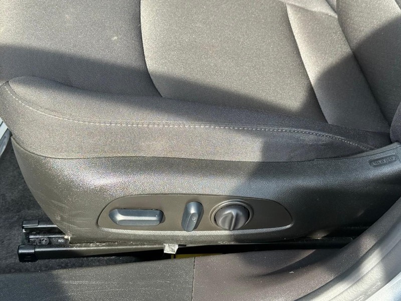 Chevrolet Malibu Vehicle Full-screen Gallery Image 17