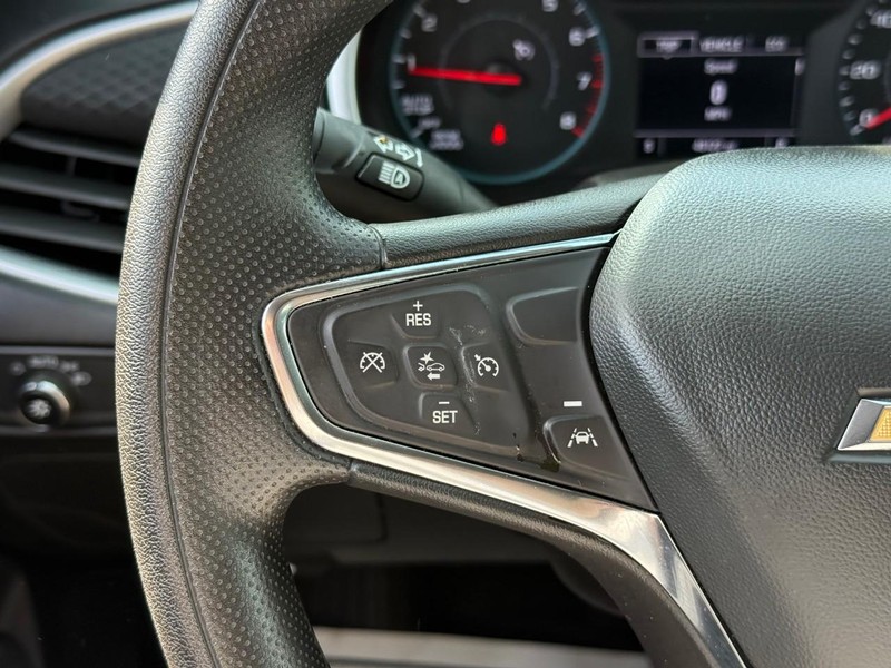 Chevrolet Malibu Vehicle Full-screen Gallery Image 18