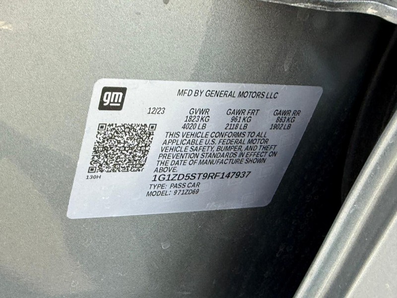 Chevrolet Malibu Vehicle Full-screen Gallery Image 24