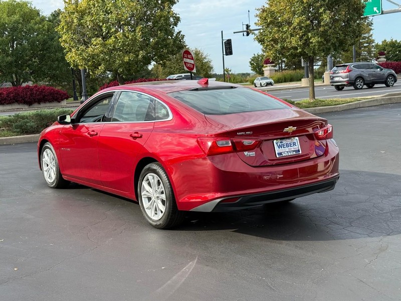 Chevrolet Malibu Vehicle Full-screen Gallery Image 3